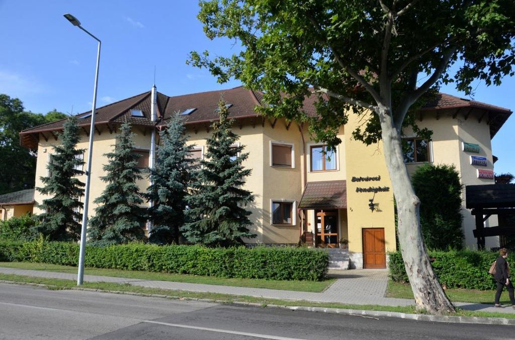 Mor Hotel | Belvárosi Vendégház