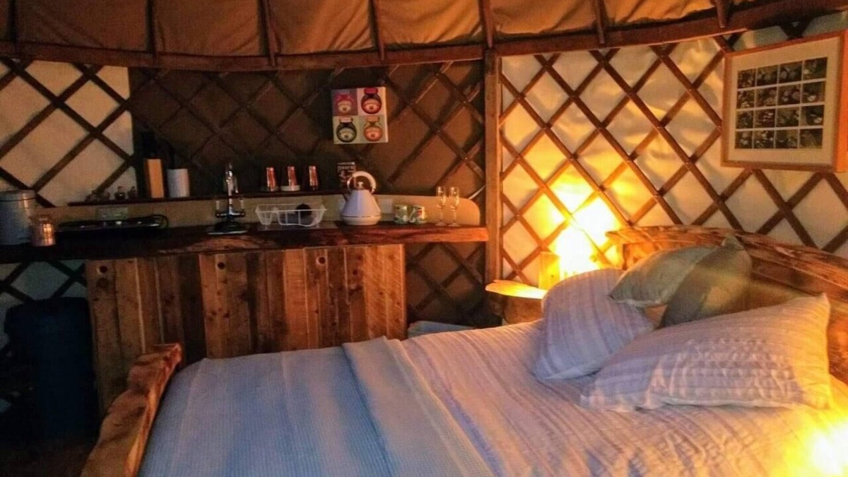 Ryde Cabin | Bembridge Harbour Yurt - Log Burner - WiFi