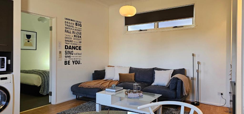Bendigo Apartment | Bendigo Skyline-CBD Apartment with lock up Garage