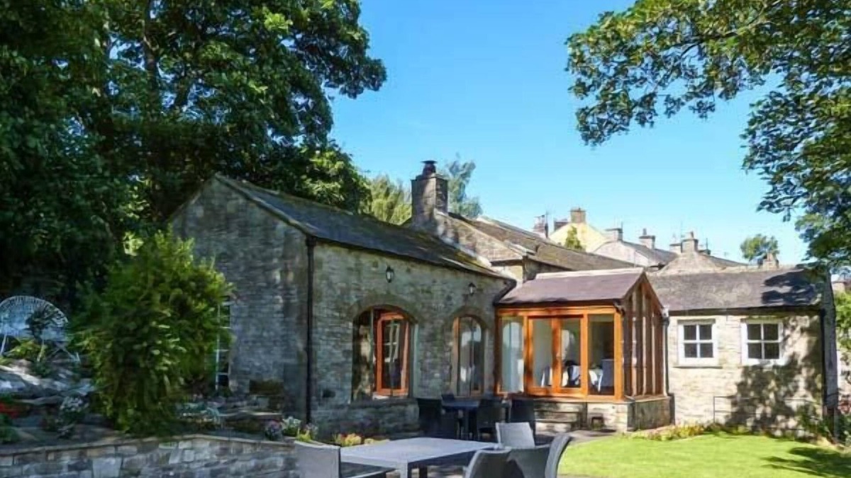 Middleham Cottage | BENINGBOROUGH, luxury holiday cottage, with open fire in Middleham