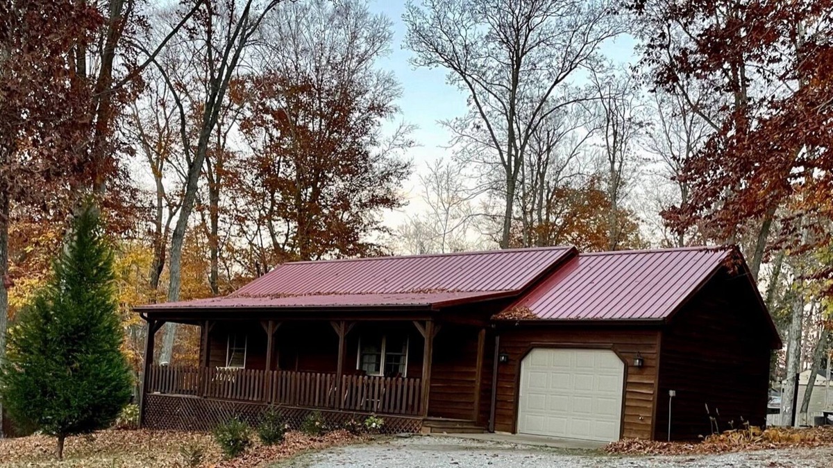 Eckerty Cabin | Bennett Place Cabin on Patoka Lake