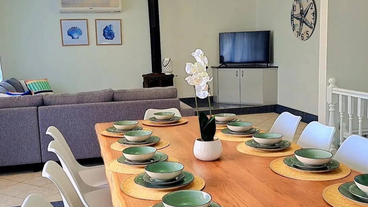 Forster House | Bennett's Bliss - Spectacular Ocean Front house - Relax & Enjoy with your family