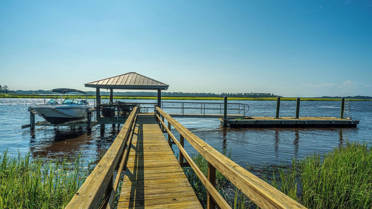 Green Pond Cottage | BENNETT’S POINT BUNGALOW ON DEEP WATER WITH PRIVATE DOCK ACCESS
