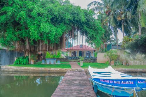 Darga Town Villa | Bentota River Villa