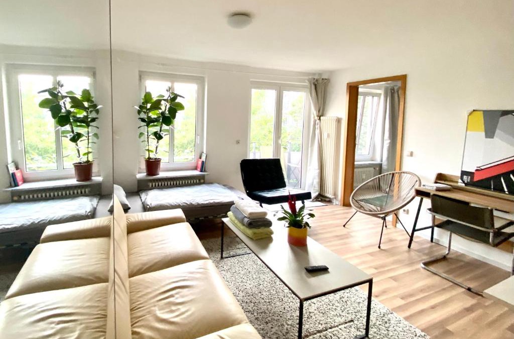 Schoenefeld Apartment | BER, Quiet, Green, View, near Terminal, Berlin parking