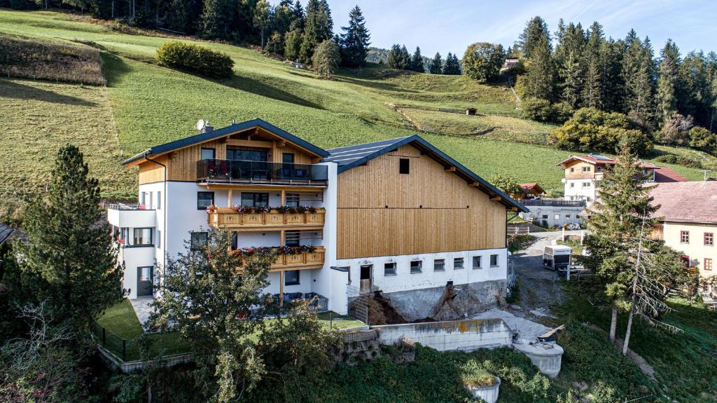 Wenns Apartment | Bergchalet Haflingerherz