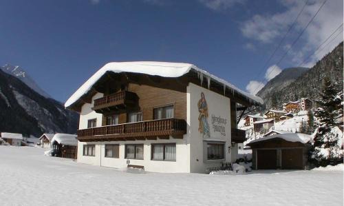 Pettneu am Arlberg Bed & Breakfast | Berghaus Maria