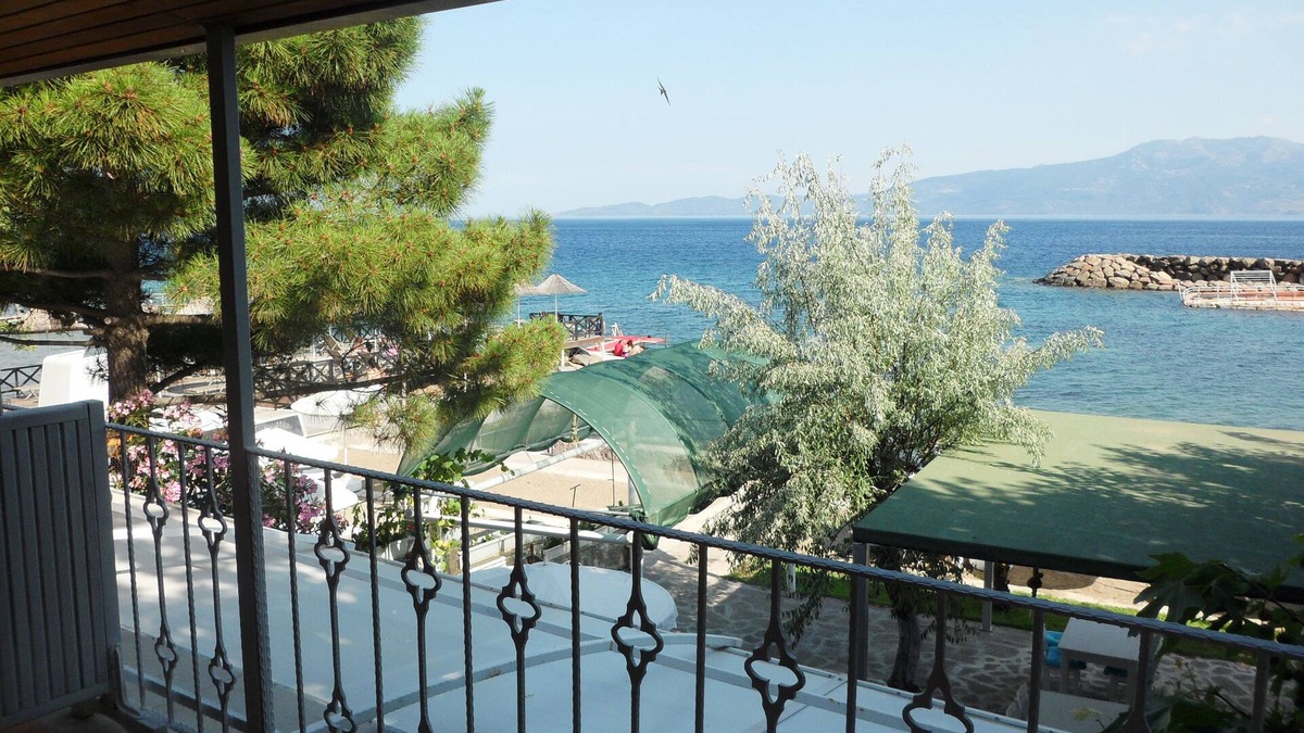 Ayvacik Hotel | Bergos Liman