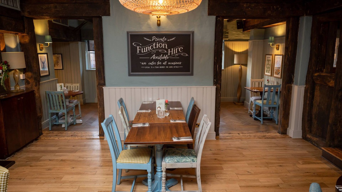 Woolhamton Hotel | Berkshire Arms by Greene King Inns