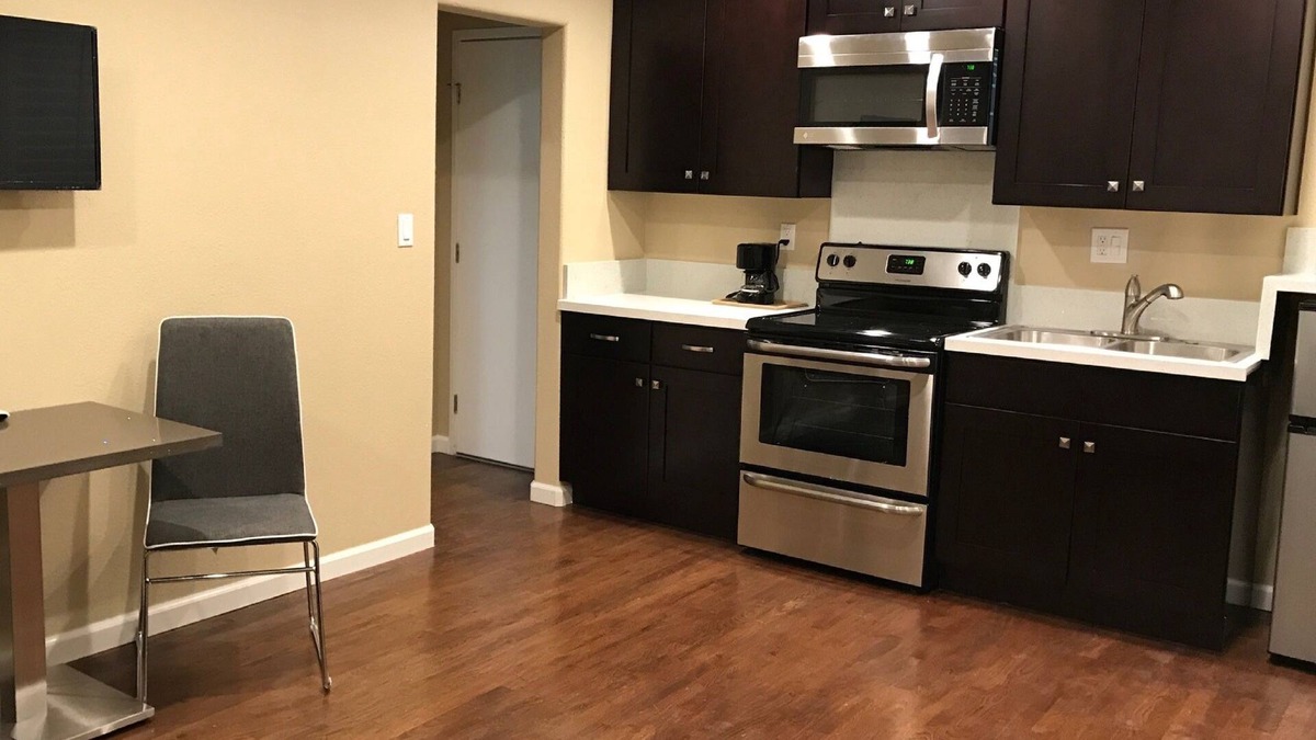 North Park Hotel | Berkshire Motor Hotel