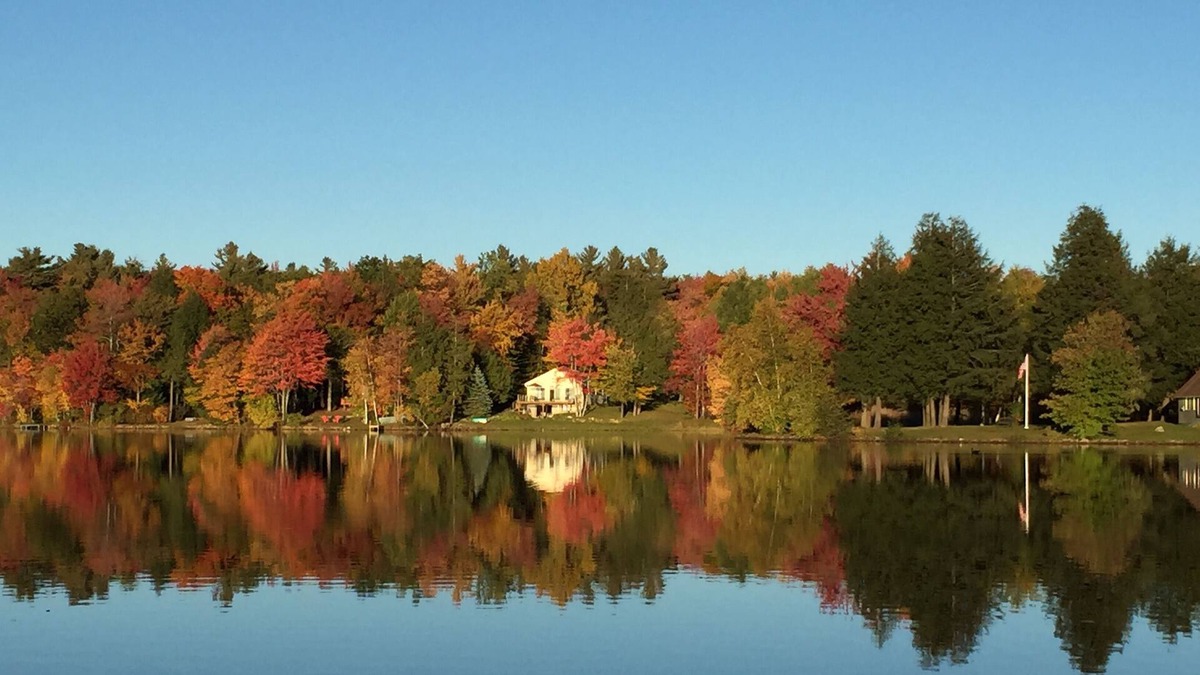 Sherwood Forest House | Berkshires Private Large Lakefront Home On Robin Hood Lake