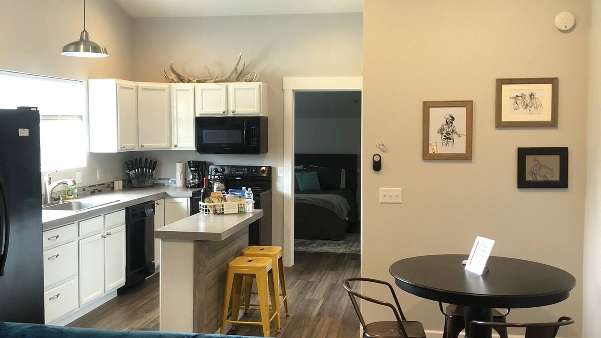 Sheridan Apartment | Bermuda Triangle - 1 Bed/1 Bath Apartment