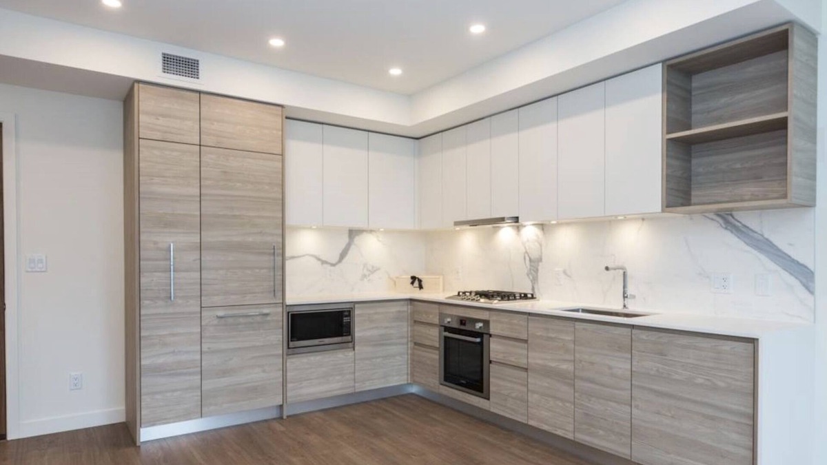 Coquitlam Condo | Beside the beautiful famous Vancouver Golf Club!