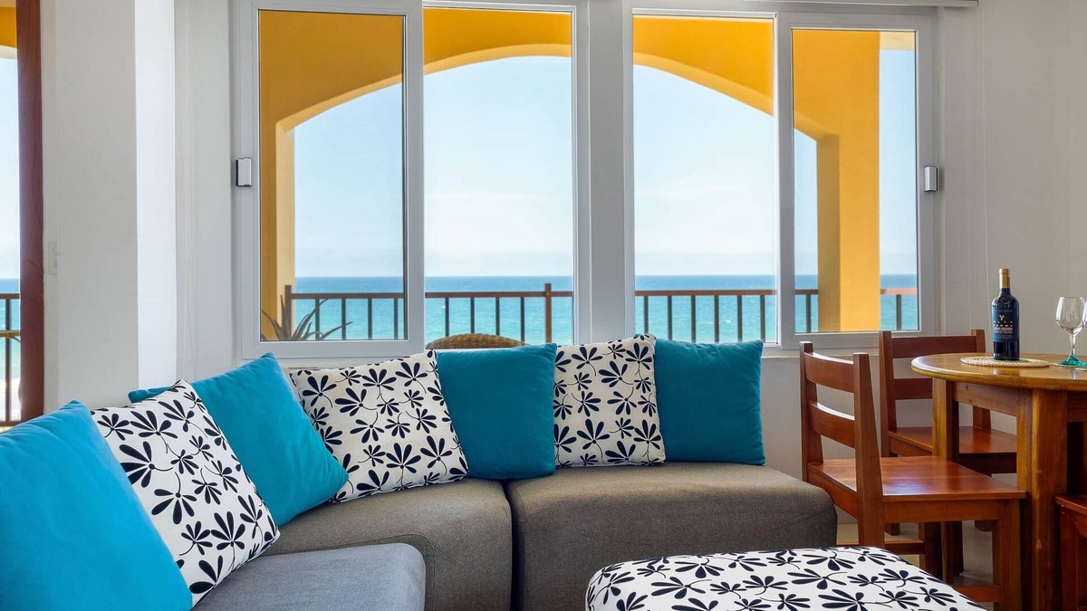 Manta Apartment | Beso del Sol - "Olas" 1-Bedroom Beachfront Apartment