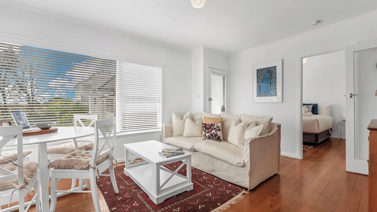 Devonport Apartment | Bespoke Stays - Christmas by the Coast