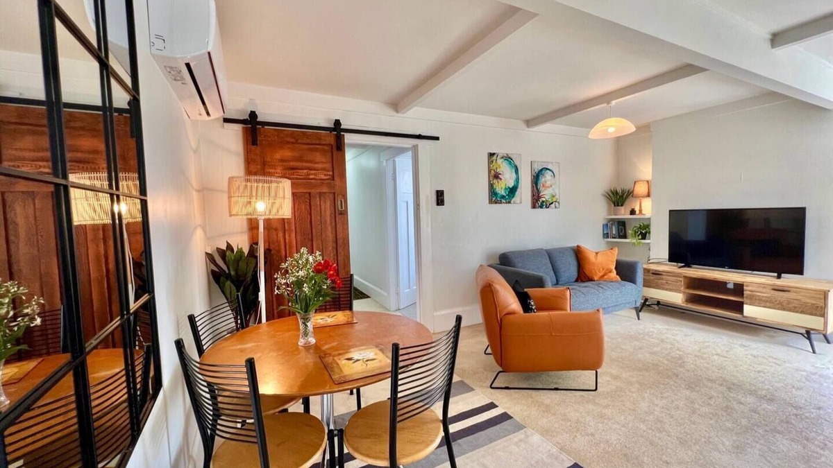 Devonport Apartment | Bespoke Stays - Holiday Beach Side Apartment