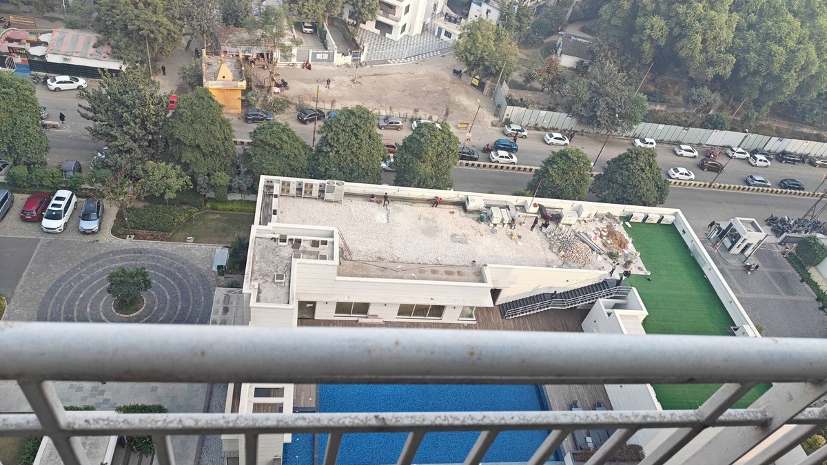 Gomti Nagar Apartment | Best 3bhk Homestay flat near IGP by Bayweaver Nest