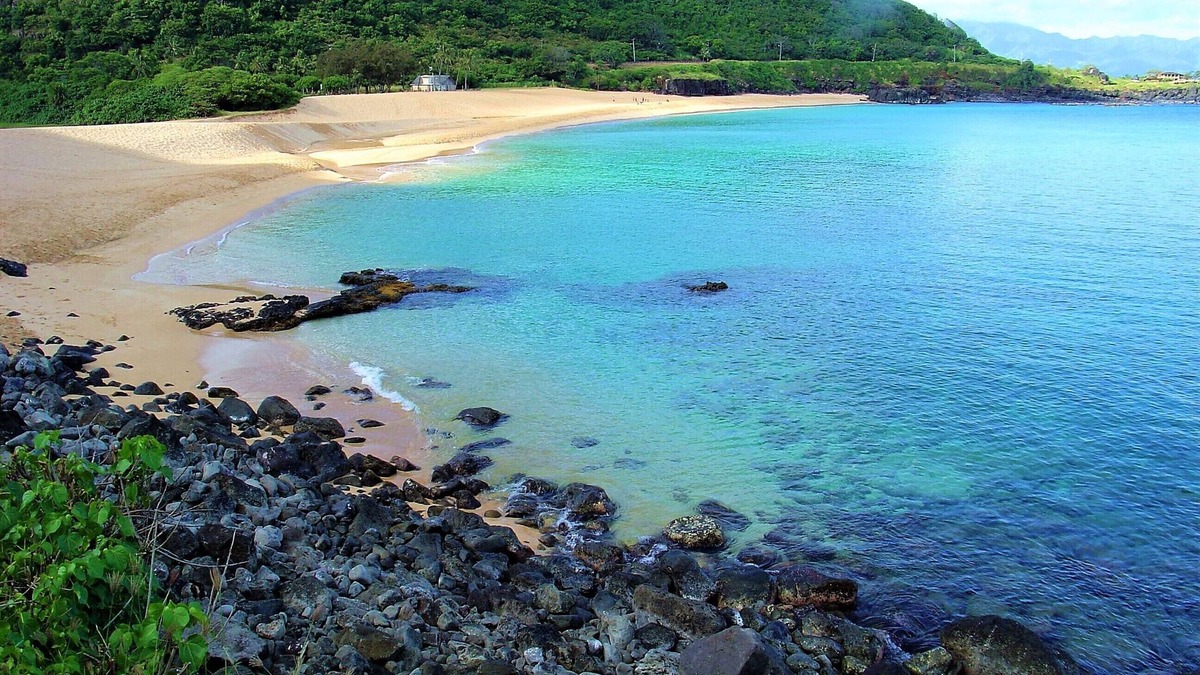 Pupukea Apartment | BEST BEACH LOCATION! 5 STAR LUXURY, Modern, Spacious, ATMOS Theater, BEACH BIKES