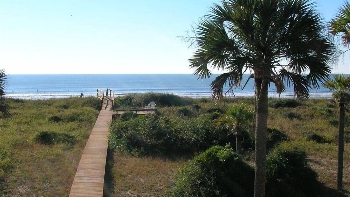 West Beach House | Best BEACHFRONT Kiawah Rates! Pup Friendly. Guests Love My Cozy Home.