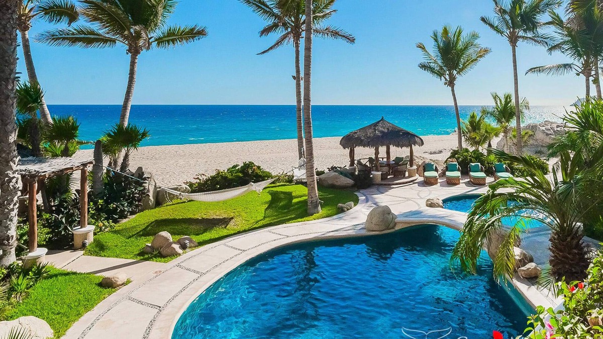 Cabo San Lucas Villa | Best Beachfront Resort Perfect for All Occasions