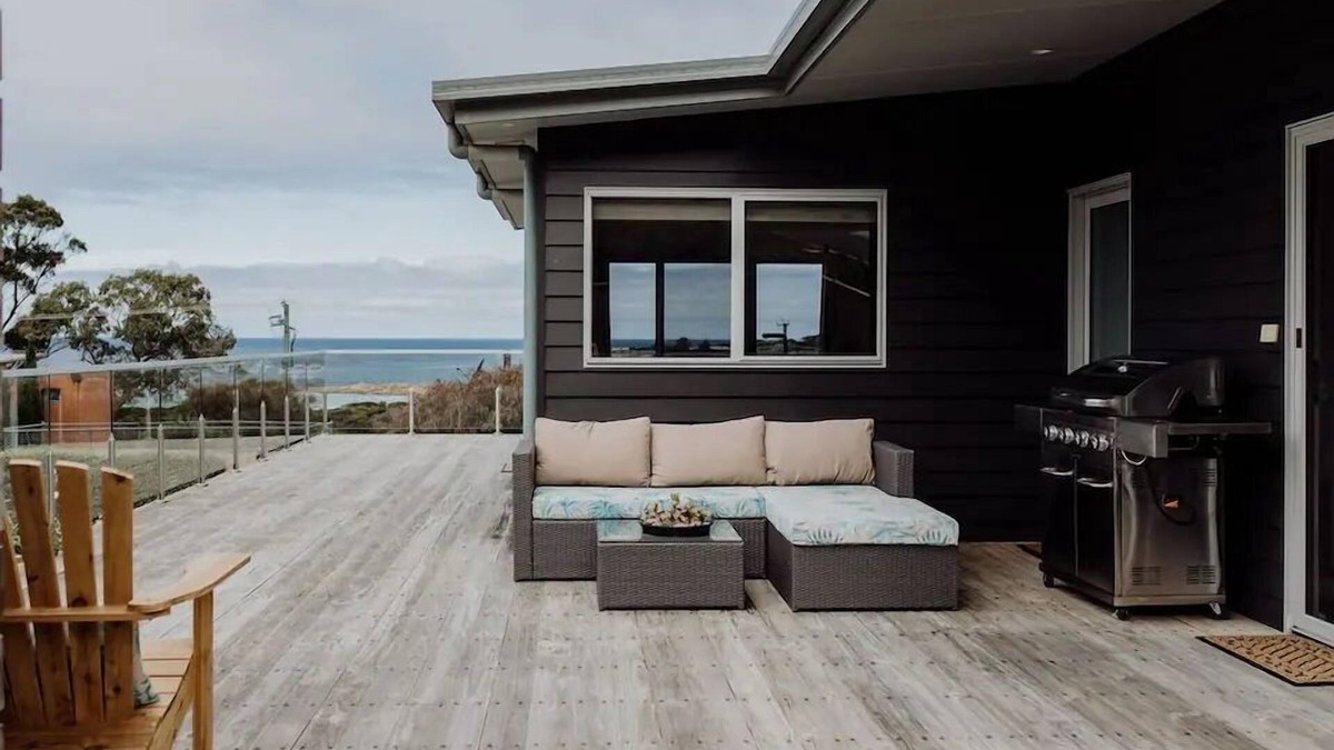 Bicheno Apartment | BEST BICHENO ESCAPE - GARDENS & REDBILL BEACH