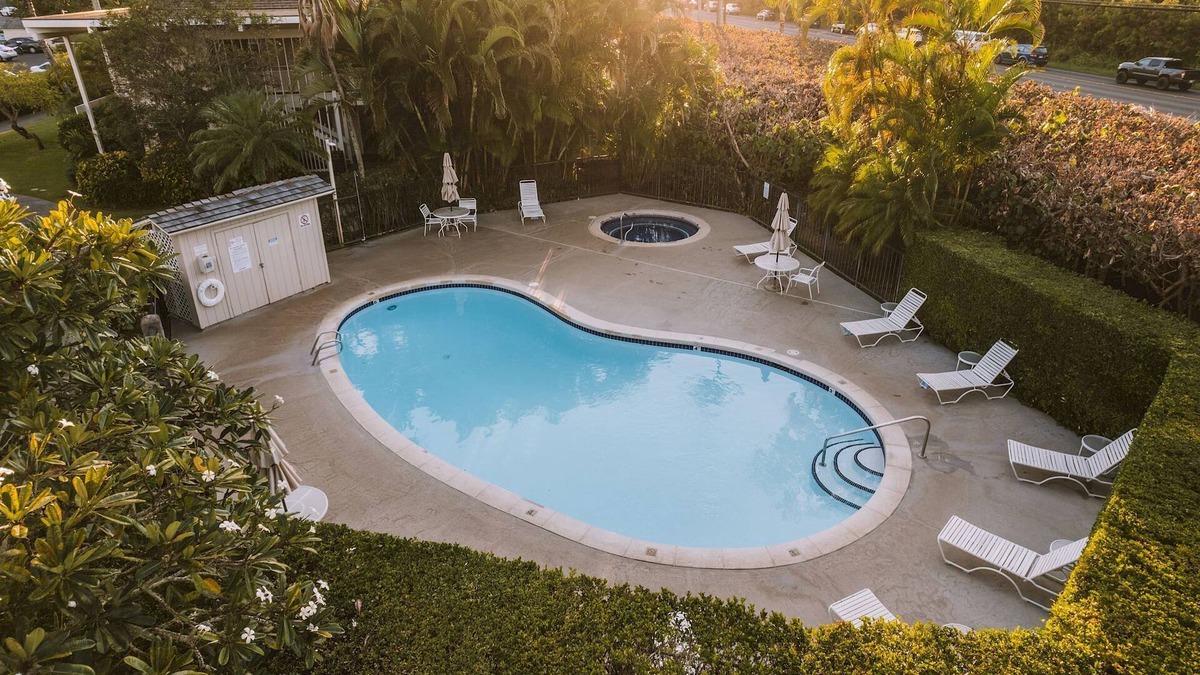 Wailua Apartment | Best Choice! Unit with Kitchen, Outdoor Pool, Free Parking Onsite!