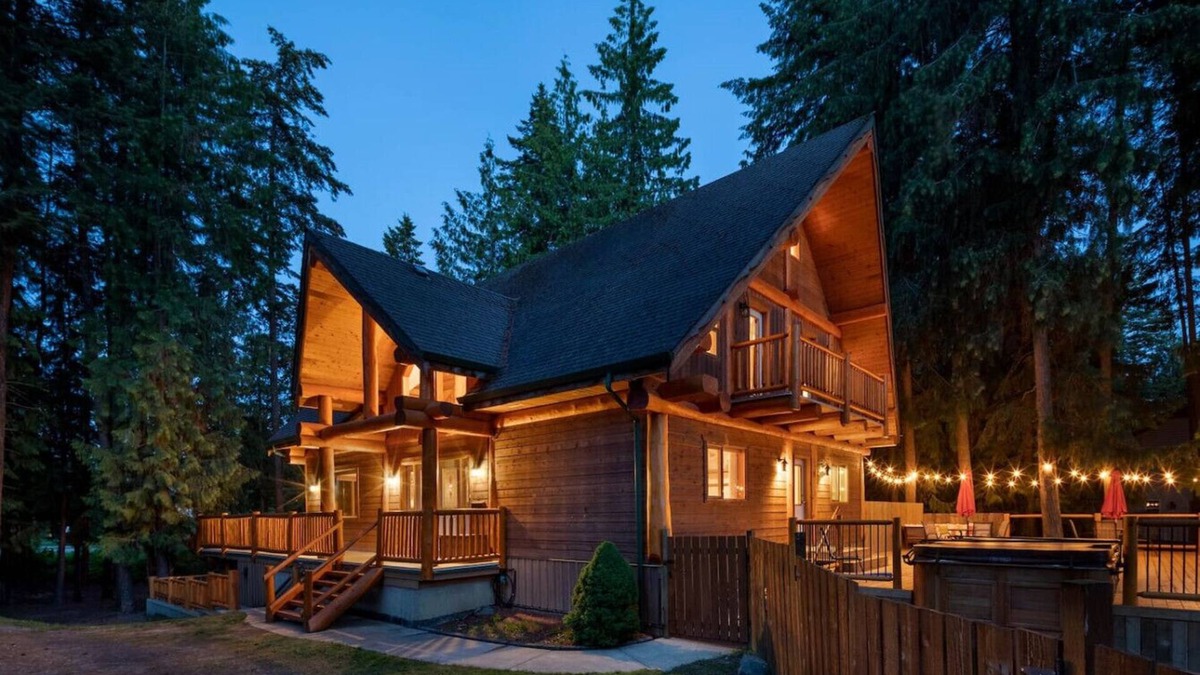 Scotch Creek Ski Chalet | Best Family Vacation Rental in Shuswap