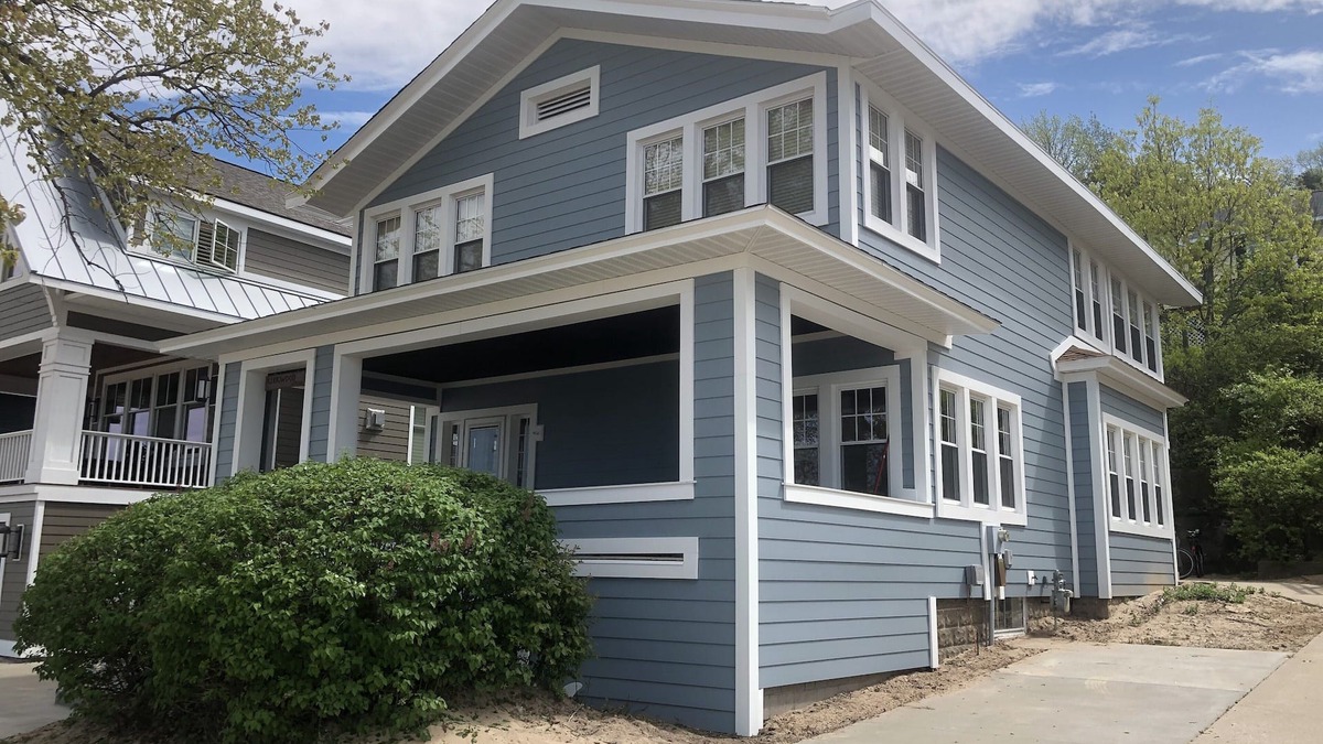 Macatawa Cottage | Best Front Porch In Macatawa - Private Lake Michigan Beach - 4 WEEK MINIMUM