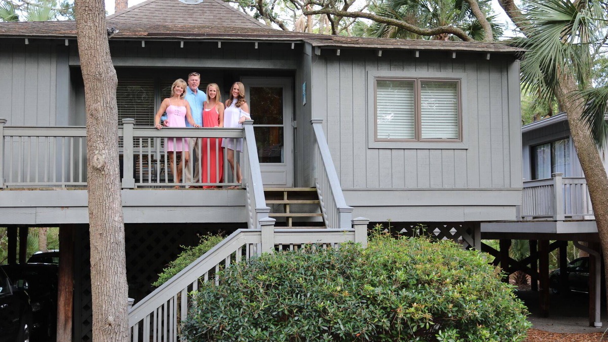 West Beach Cottage | BEST LAGOON LOCATION! WALK TO BEACH! FREE POOL!