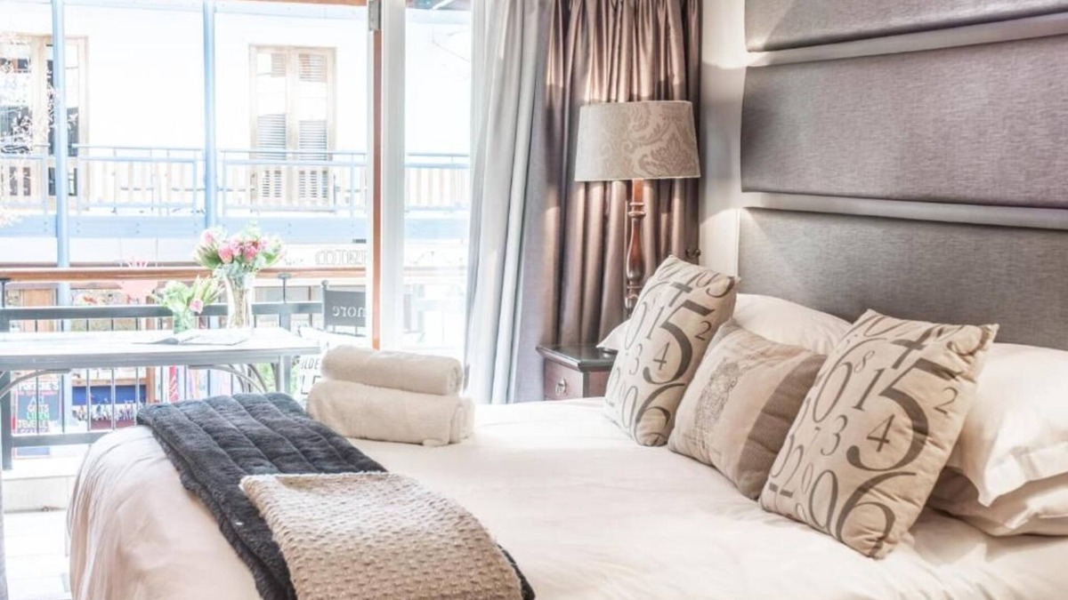 Stellenbosch Central Apartment | Best location in Stellenbosch. Enjoy the vibe from your very spacious balcony.