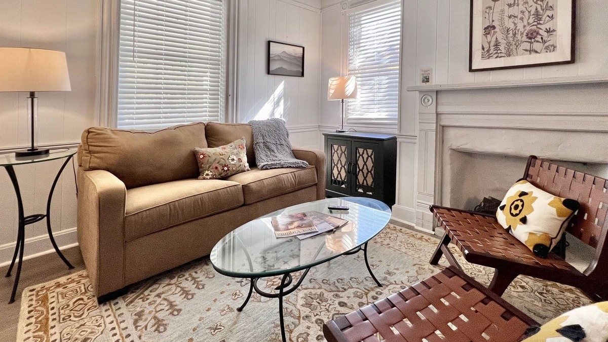 Harpers Ferry Apartment | Best location! Baltimore Suite @ historic 1799 Inn