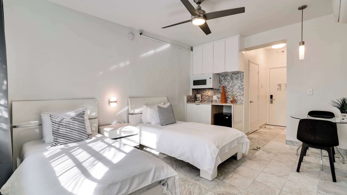 Flamingo/Lummus Condo | Best location by the Beach ! Free WiFi - TV - All amenities