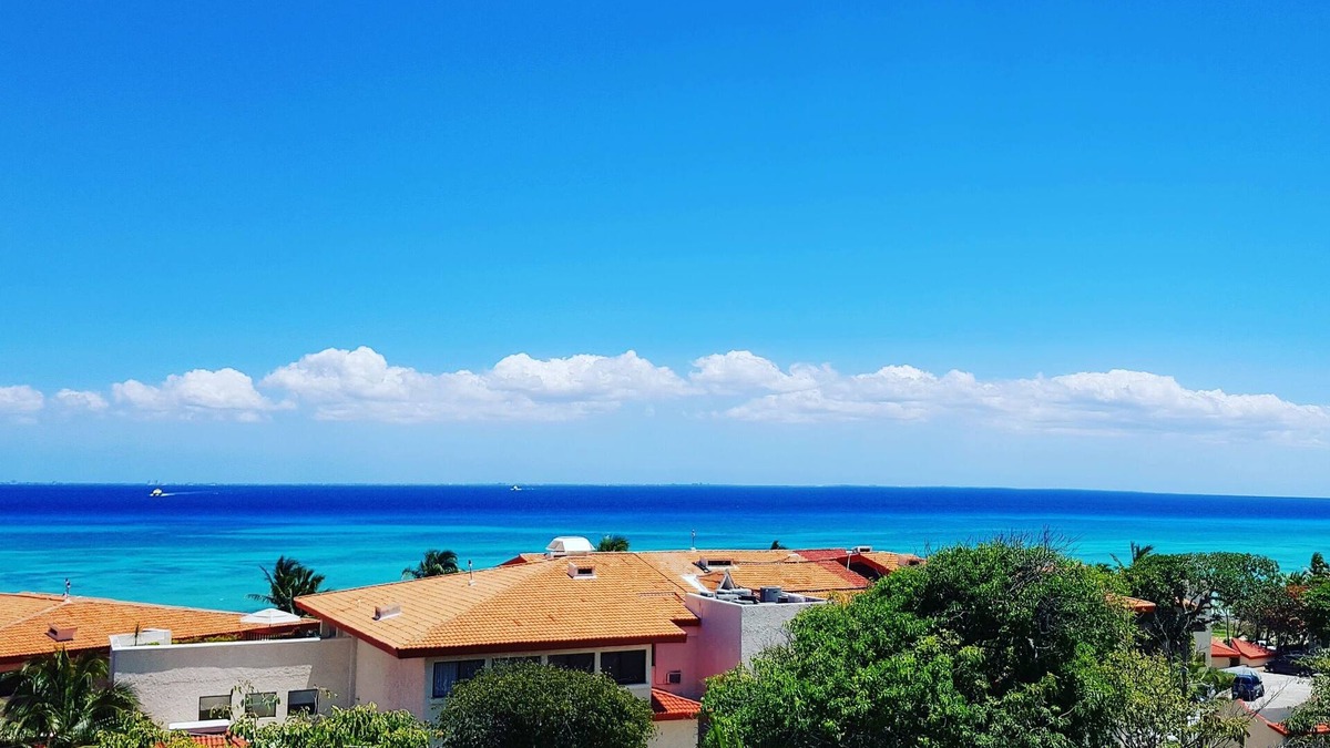 Playacar Fase I Condo | Best Location! Secure! At 2 Min From The Beach And The 5Th Ave! Phase 1