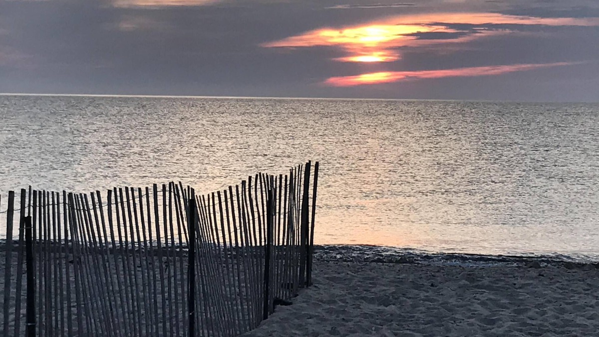 East Chop House | BEST LOCATION * Walk to Town/Beaches * Fun and Relaxing
