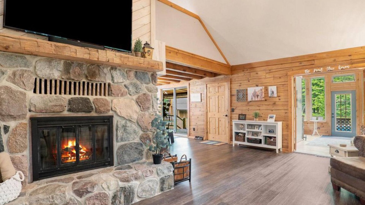 Newaygo Cabin | Best log cabin in western Michigan on the Muskegon River - time to get away.