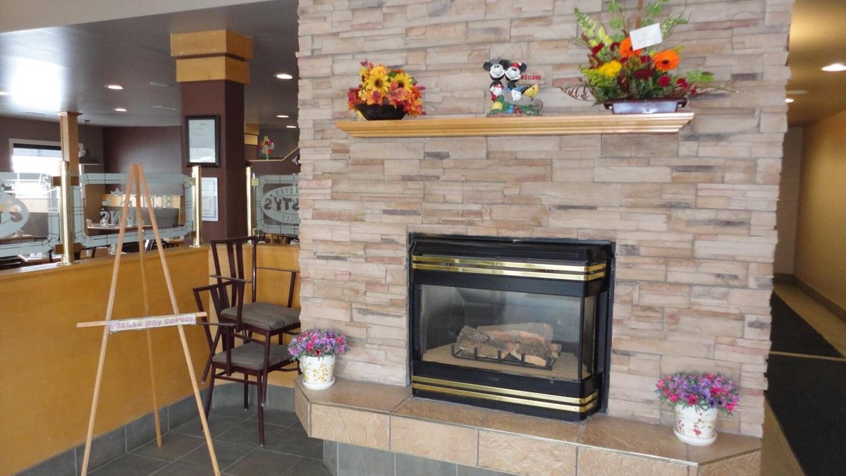 Drayton Valley Hotel | Best Maple Inn