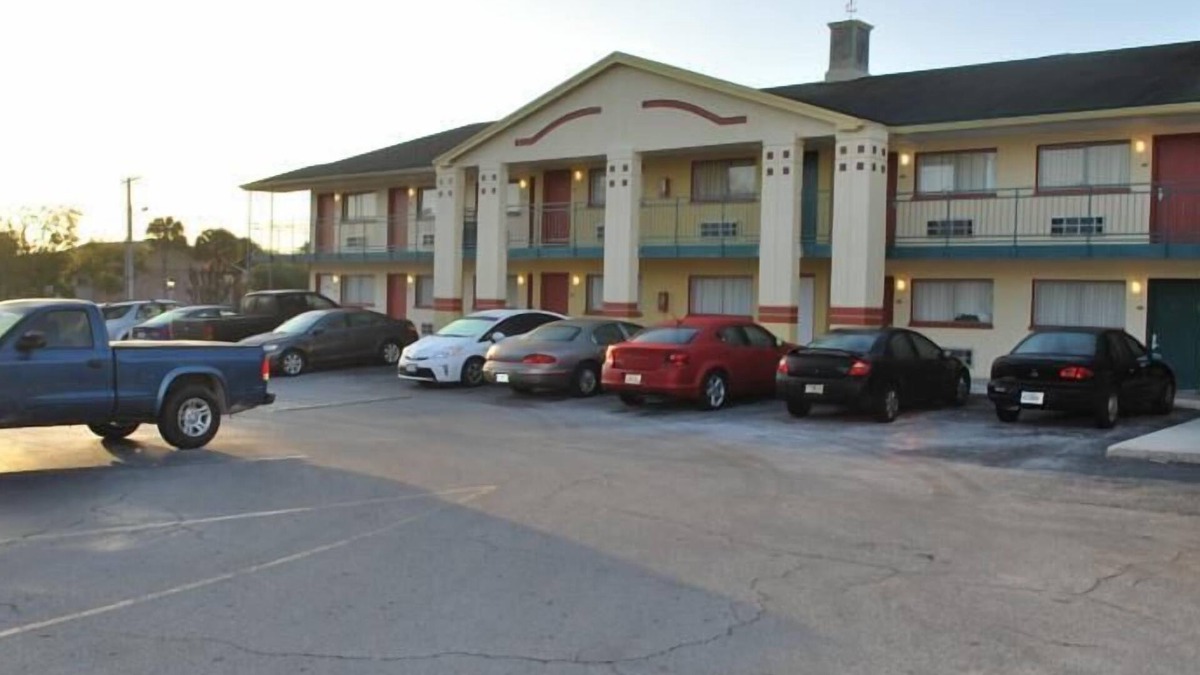 Parker Street Hotel | Best Motel Lakeland