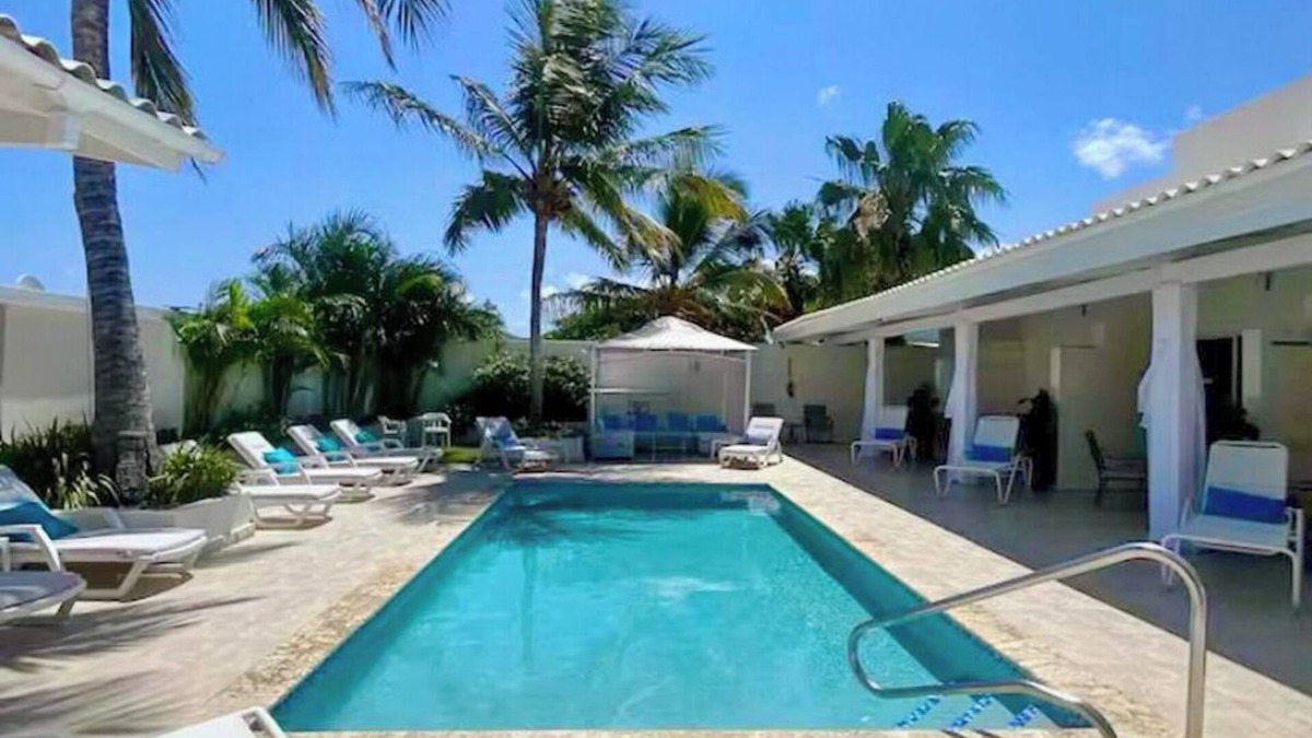 Noord Villa | BEST Palm Beach Villa 26ppl 10 Private Suites & Bathrooms 5 mins Beach Walk