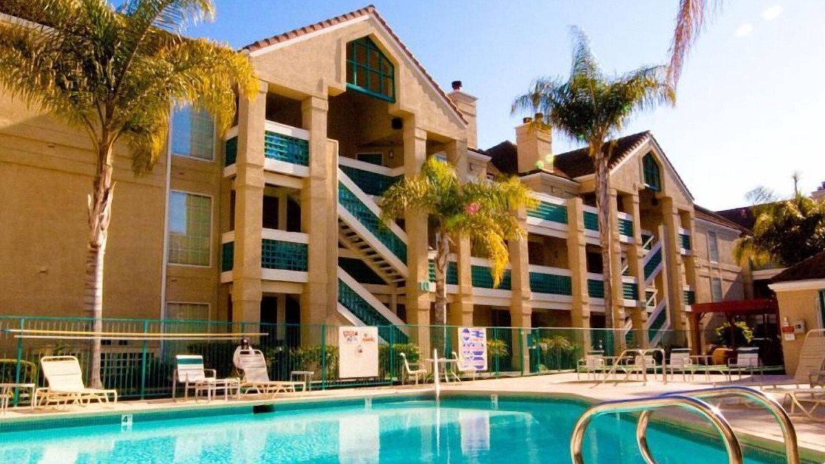 Sunnyvale House | Best Pick! 4 Spacious Units, Pet-friendly Property with Outdoor Pool!