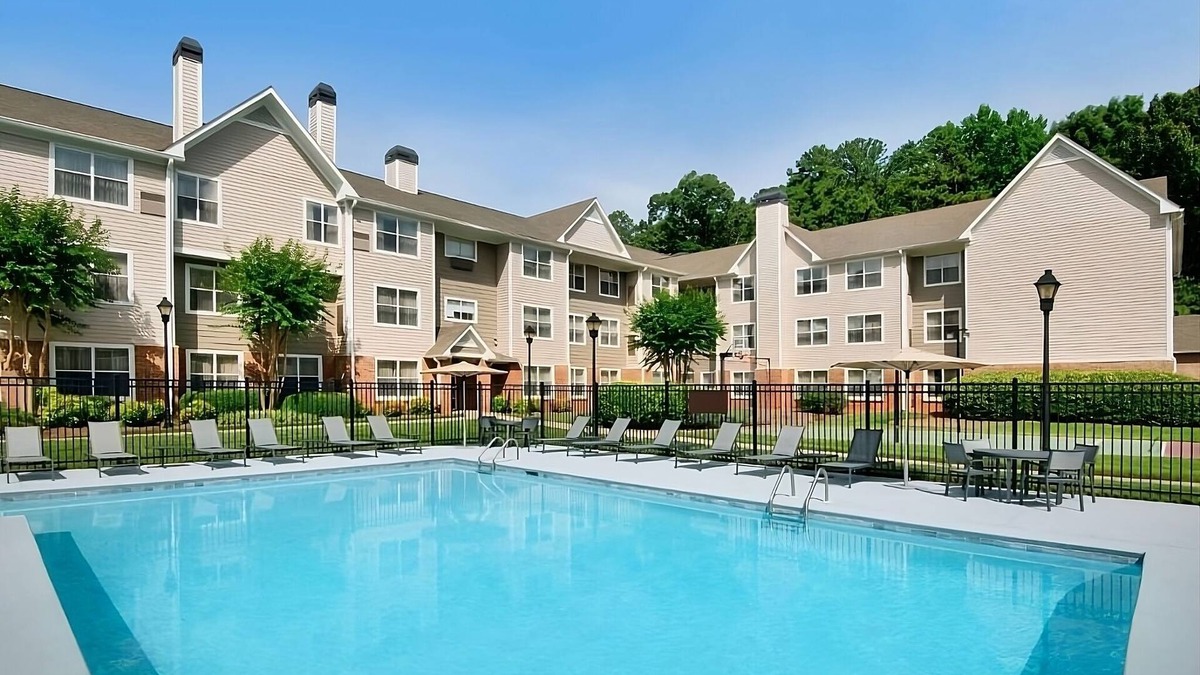 Alpharetta Hotel | Best Place to Stay in Alpharetta! Free Grab & Go Breakfast, Pets Allowed!