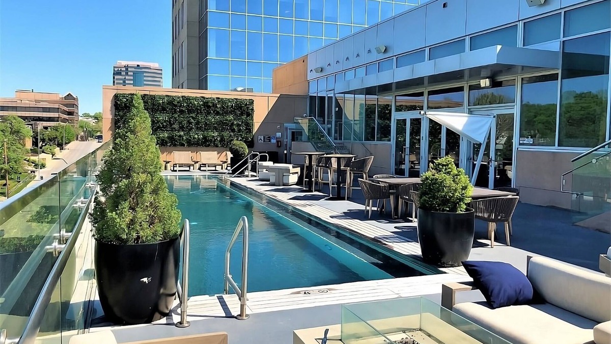 West Plaza Hotel | Best Place to Stay in Kansas City! Pets Allowed, Pool, Near Fountain of Neptune