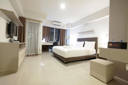 Cawang Apartment | Best Price Spacious Studio Apartment at H Residence near MT Haryono By Travelio