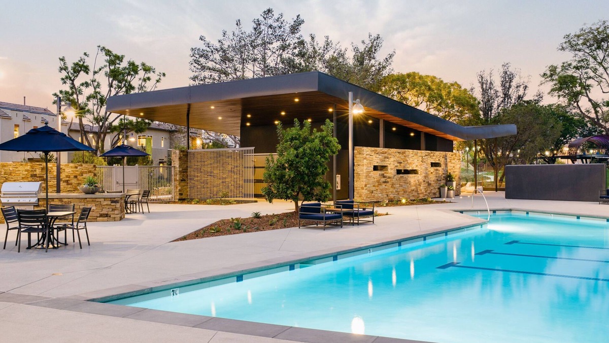Irvine Condo | Best Vacation Home in Irvine Lux 4BR Great Park