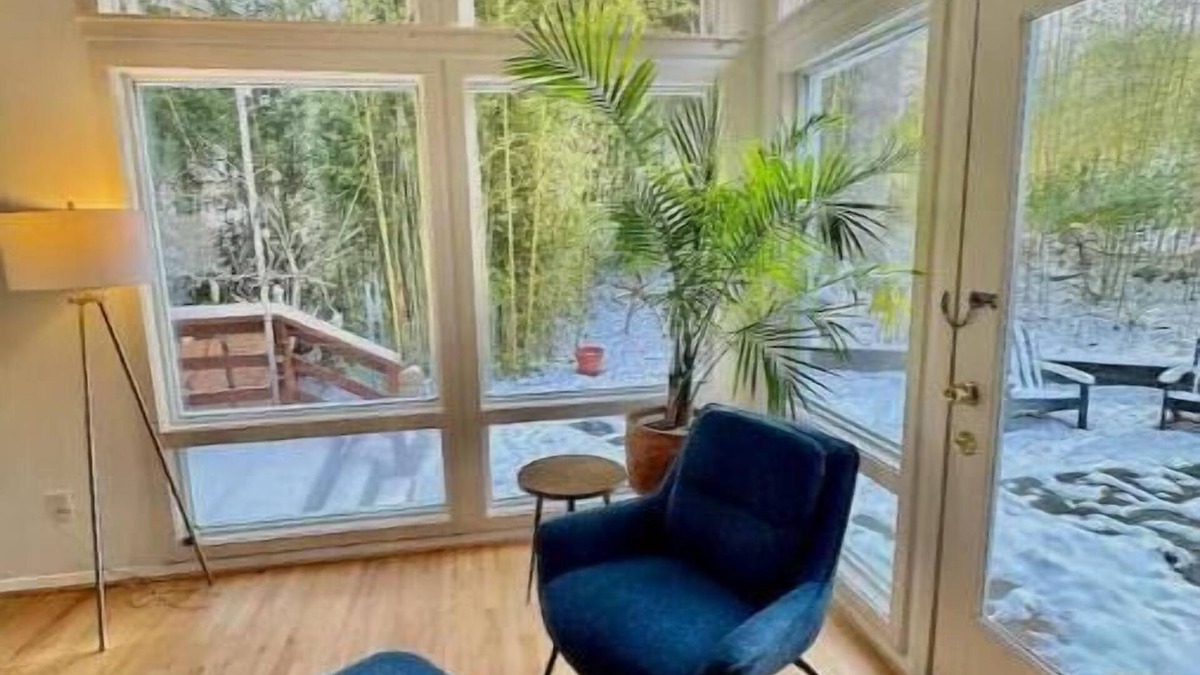 Alcova Heights House | Best Vacation Home in Arlington, 4 bedrooms 3 full bath, 8 beds, 12 guests