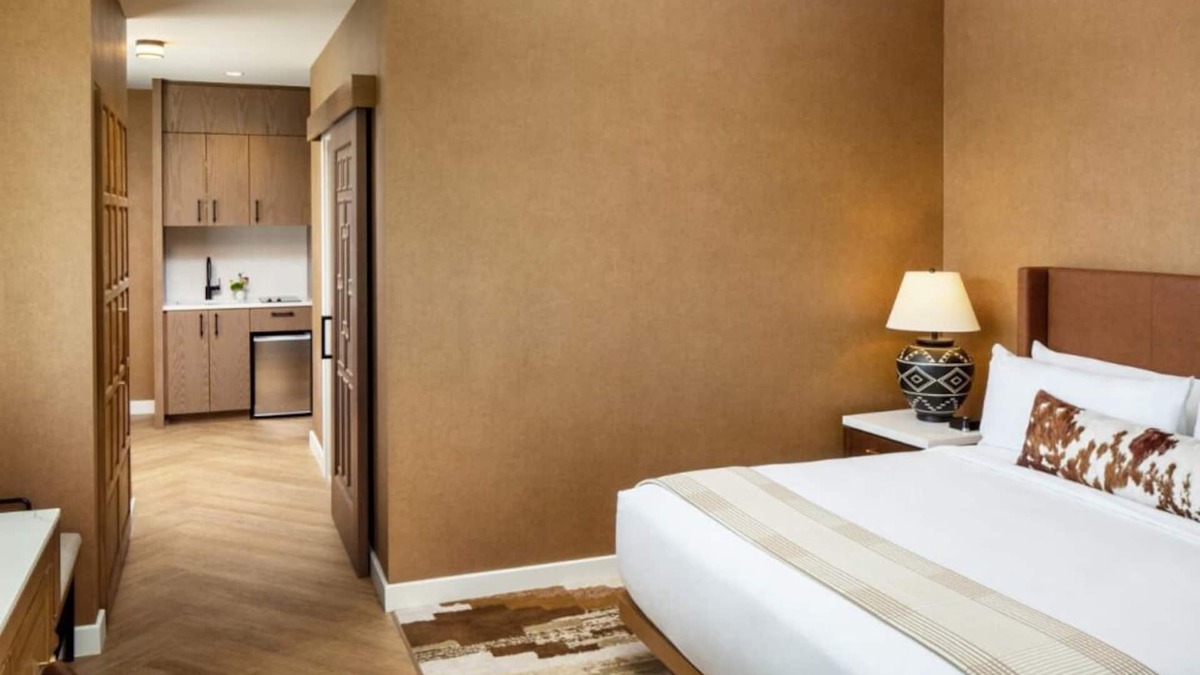 Fitzsimons Hotel | Best Value, Quality Stay! Near The Shops at Northfield Stapleton, Pets Allowed