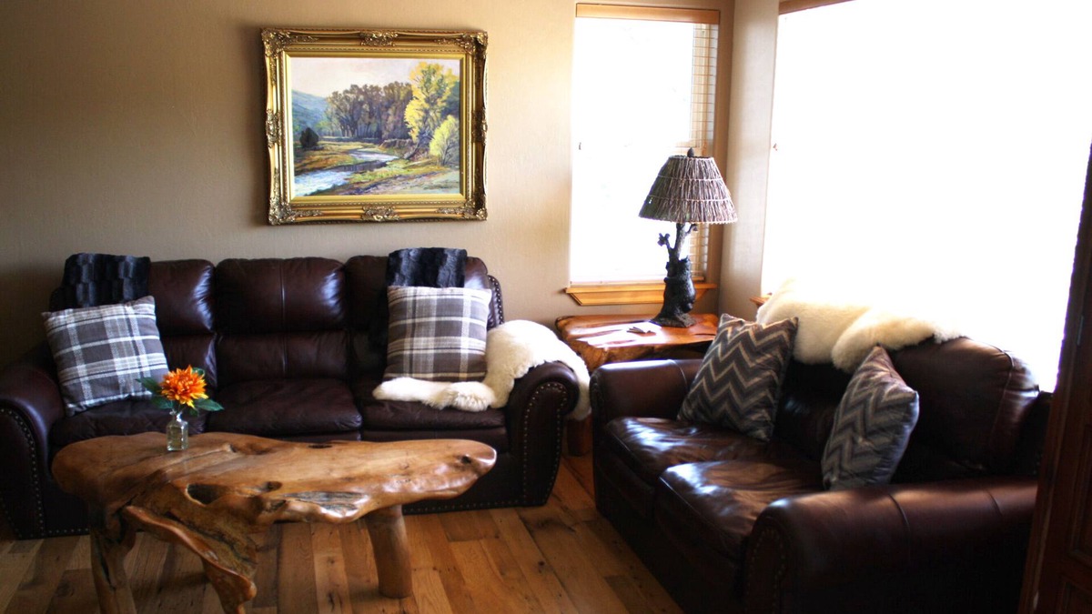 Mountain Village Condo | Best Value!! Quick Stroll to Ski Lifts and seasonal free Chondola!!