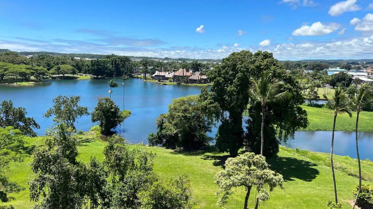 Hilo Condo | Best View in Hilo - Pool, WIFI, 2 BD Condo