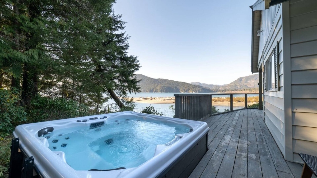 Port Renfrew House | Best View in Port Renfrew! Sauna + Hot Tub + Pet Friendly + Sleep 7