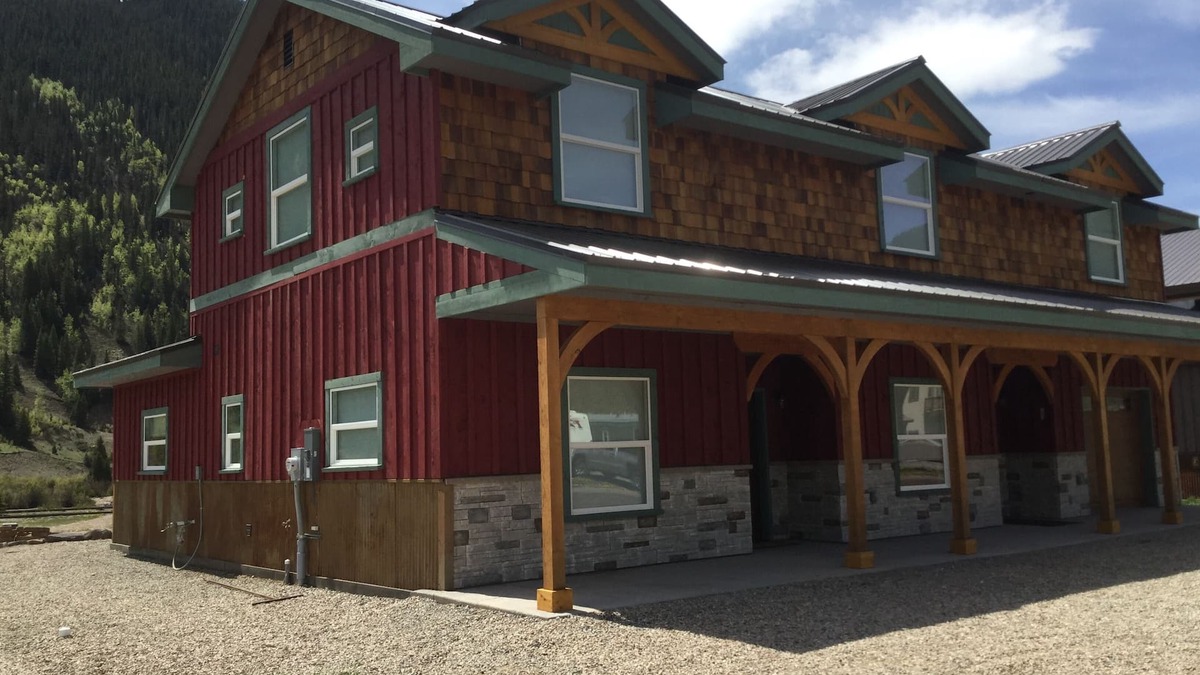Silverton House | Best view of Kendall Mountain! Easy & ample truck and trailer parking!