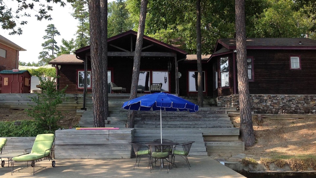 Mid America Cottage | BEST VIEW on Lake Hamilton
